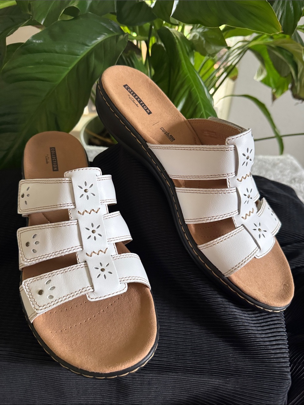 Clark's Collection Leisa White Leather Sandals - New! Women Size 12 Narrow